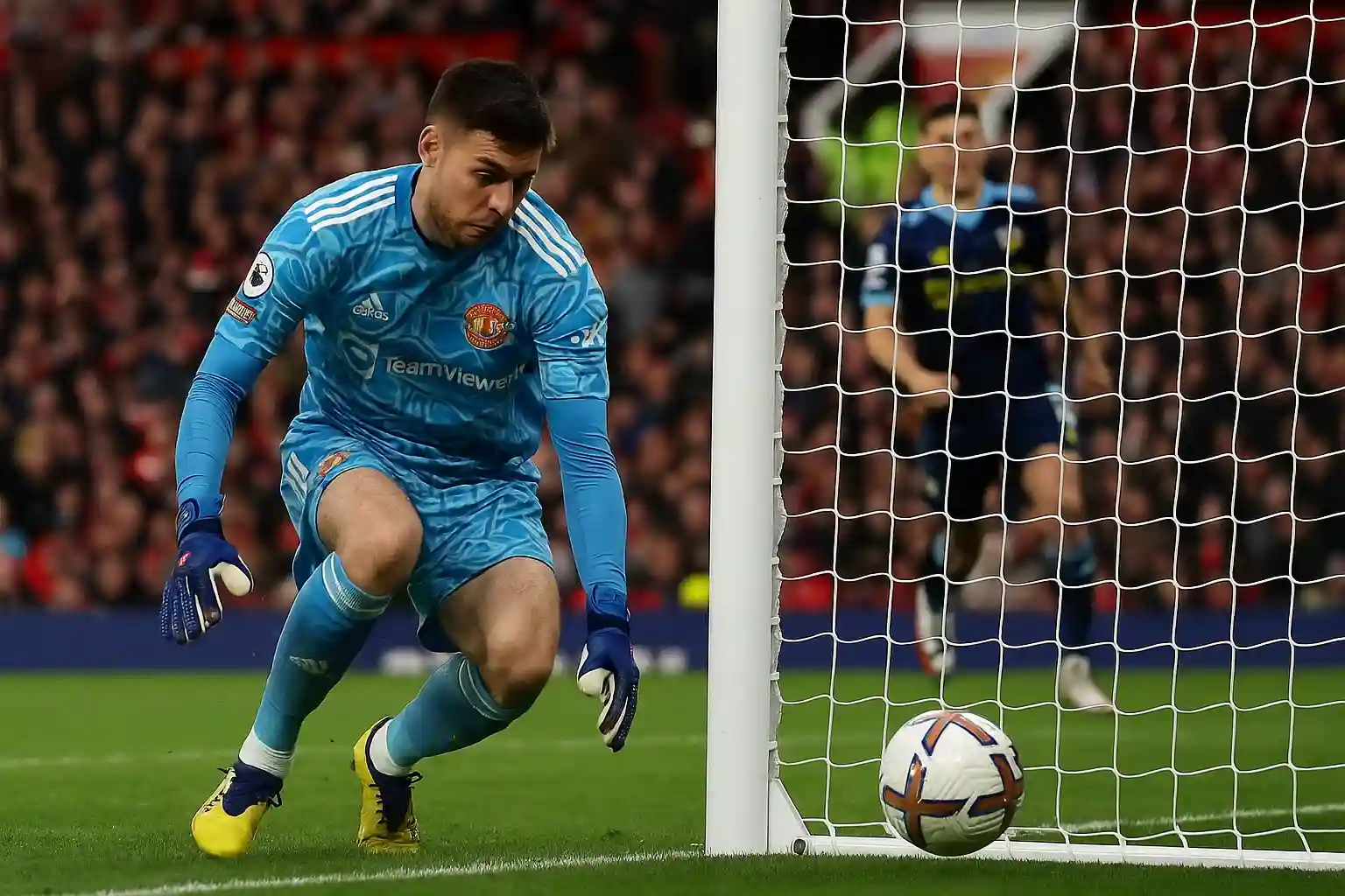 Thủ môn MU mắc lỗi ngớ ngẩn trong trận đấu gần đây